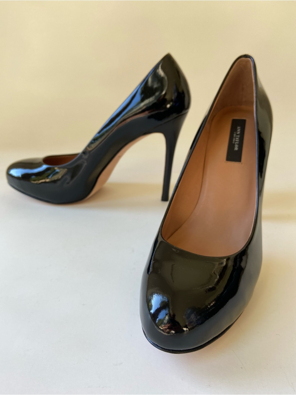 NWT Ann Taylor Black leather Patent Stiletto Pumps